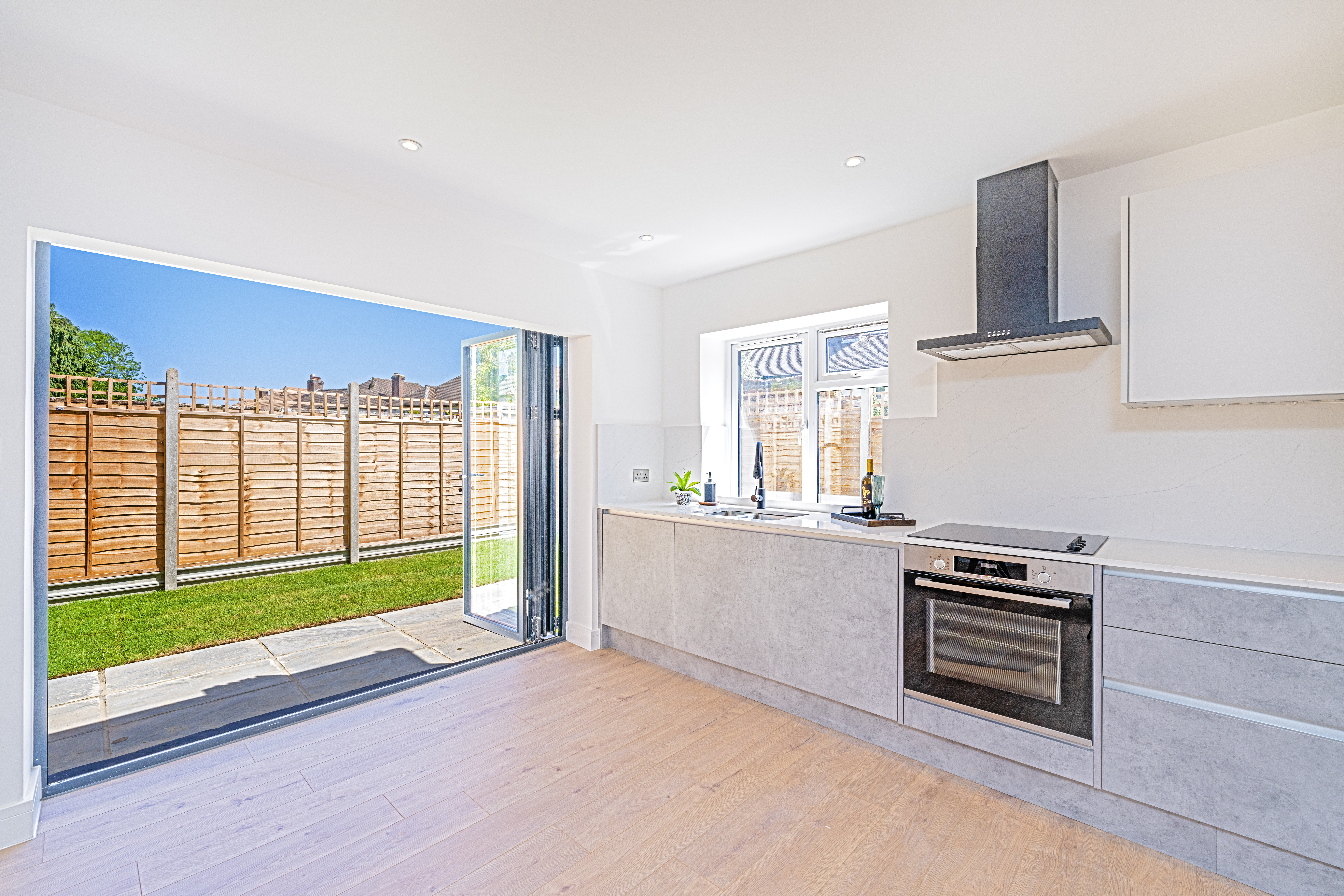 Modern 40m² home extension in the UK with open-plan kitchen and dining area